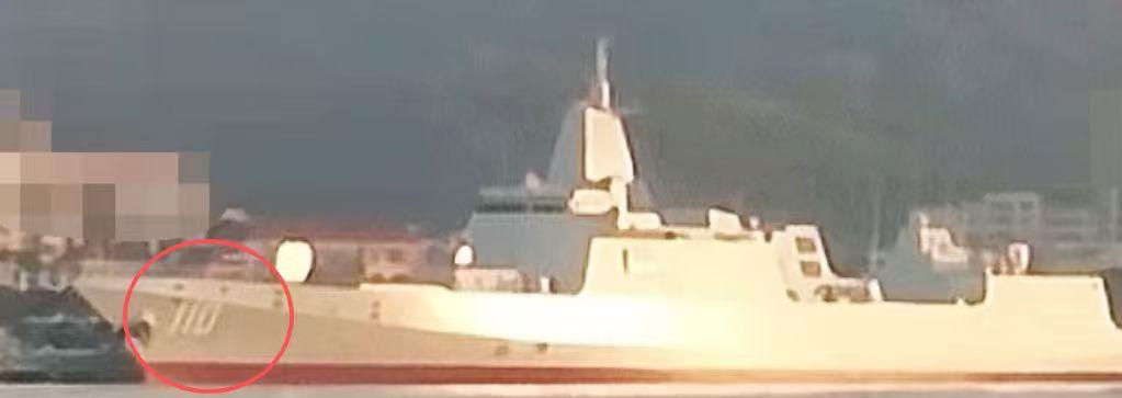 第二批次国产055型万吨大驱的建造和服役速率，丝毫不比首批8艘该型舰慢。继去年被