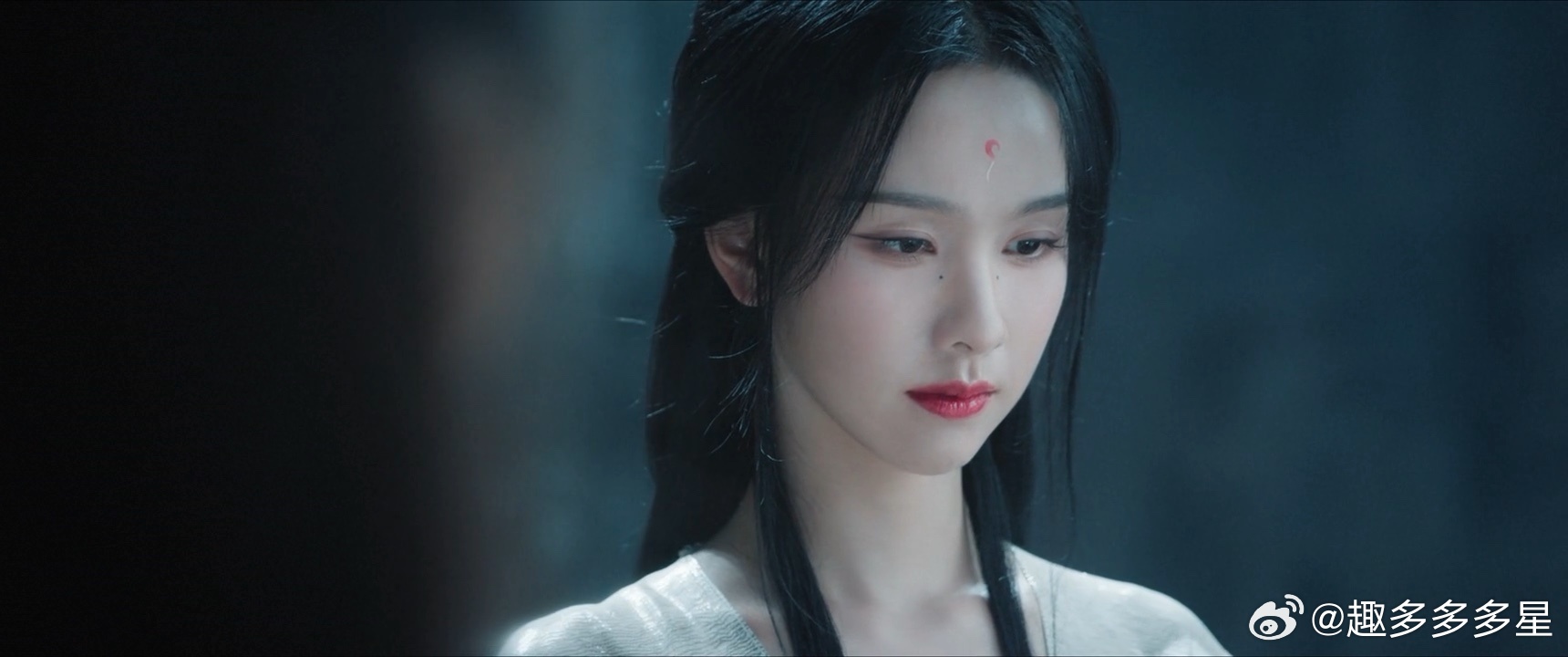 月鳞绮纪有自己的青蛇白蛇果然永远吃双美女设定！鞠婧祎和陈都灵又美又会“撩”，狐妖