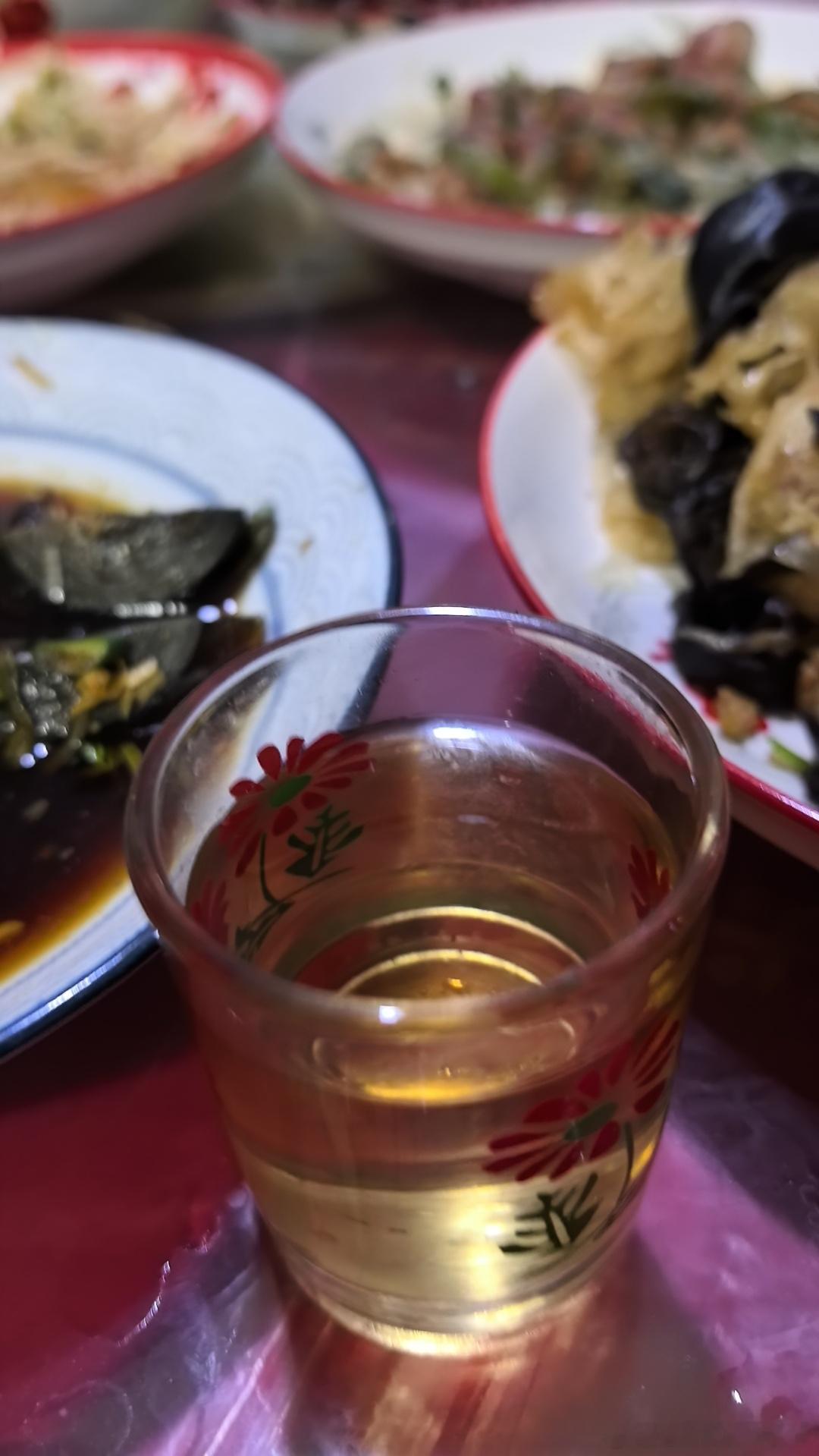 务必务必给自己争口气，过年你发现了吗？人有的时候就是需要一些底气。所以，把眼光放