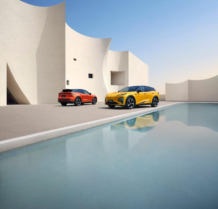 周末带家人郊游、小长假全家长途旅行，往往是家用SUV的日常。全新深蓝S07华为乾