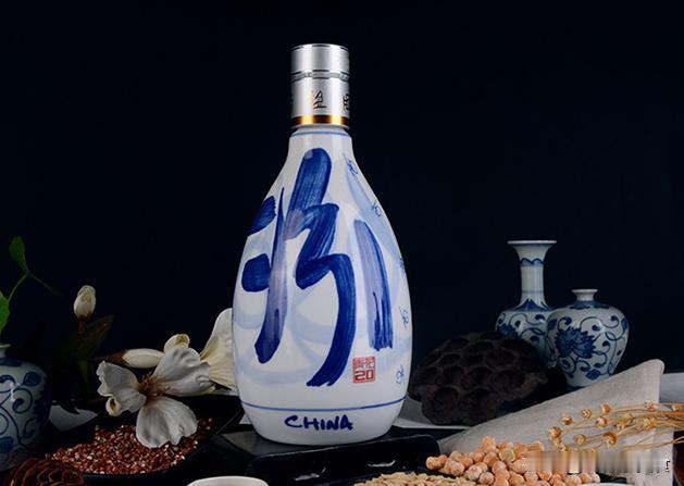 端午将至！宴请招待就用这5款酒，好喝还不贵，既有面子又有里子
 
1.青花汾20