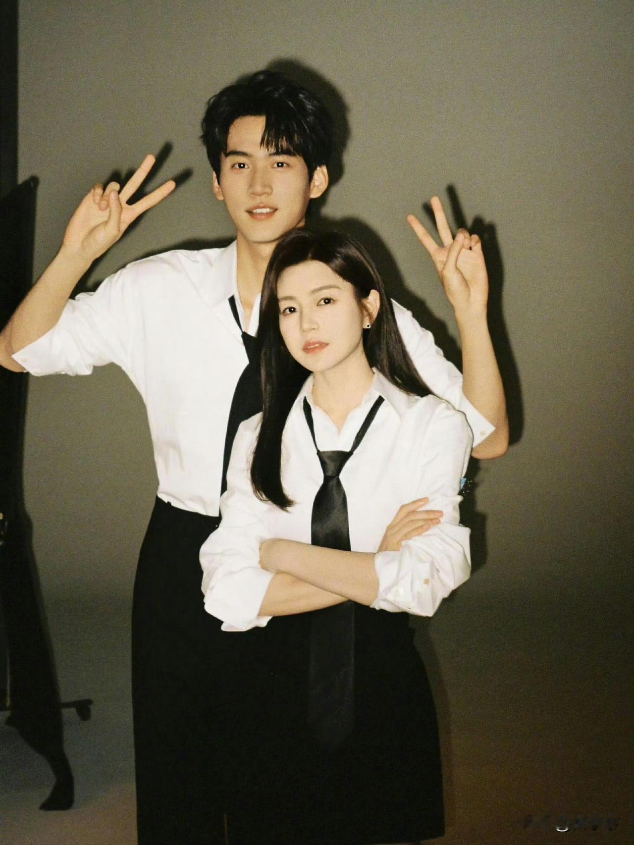 周柯宇喊话姐姐别当弟，陈妍希笑怼：那就当小狗！网友炸了：这谁能不磕？

周柯宇一