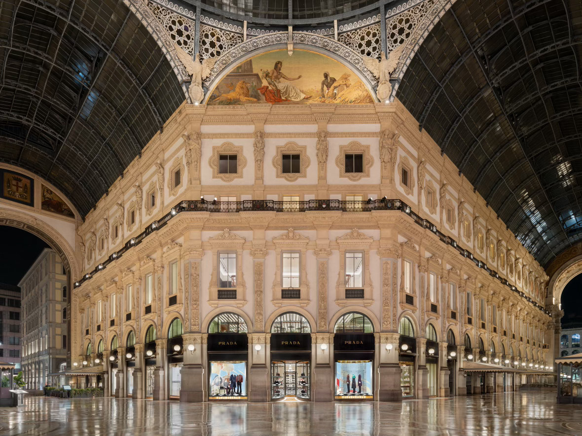 liio画报时尚资讯 PRADA呈现“PRADA GALLERIA”，一场全方位