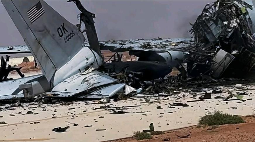 【特朗普如何熬到今年中期选举】
        特朗普要熬到今年中期选举可不容易