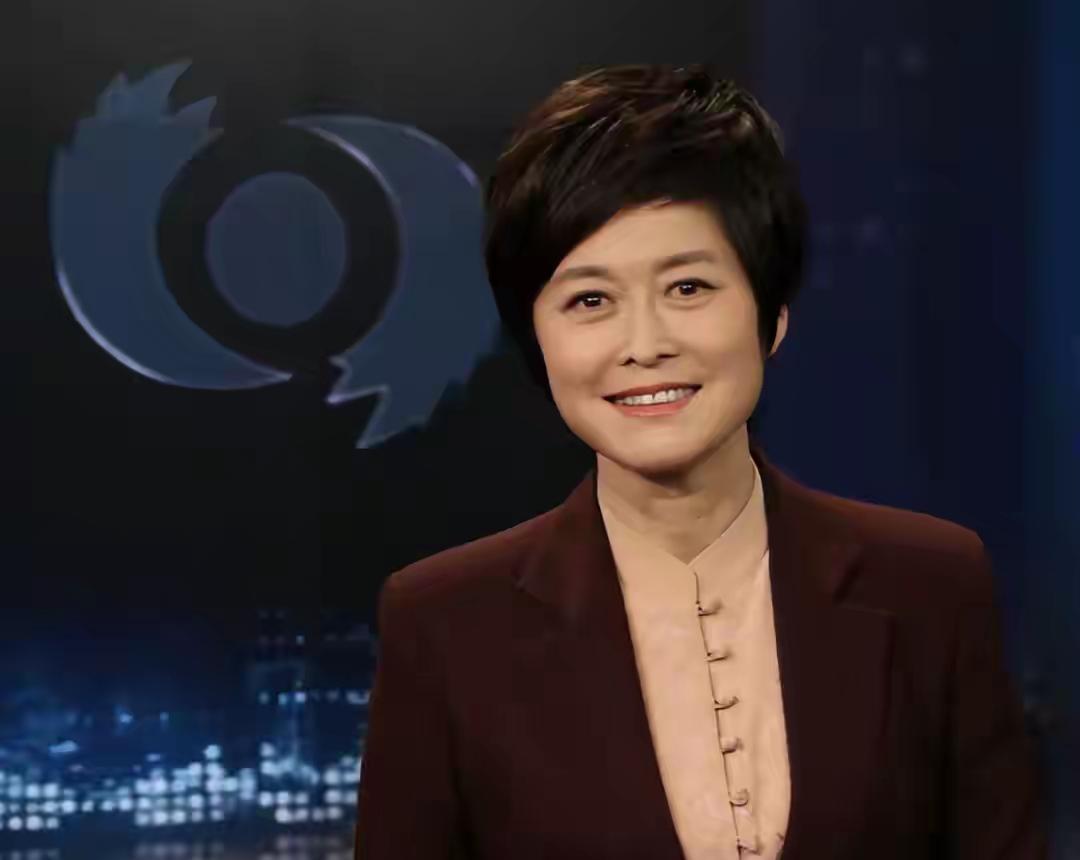 敬一丹的父母都是高寿，妈妈2019年去世，享年90岁。爸爸去世的时候95岁。两位