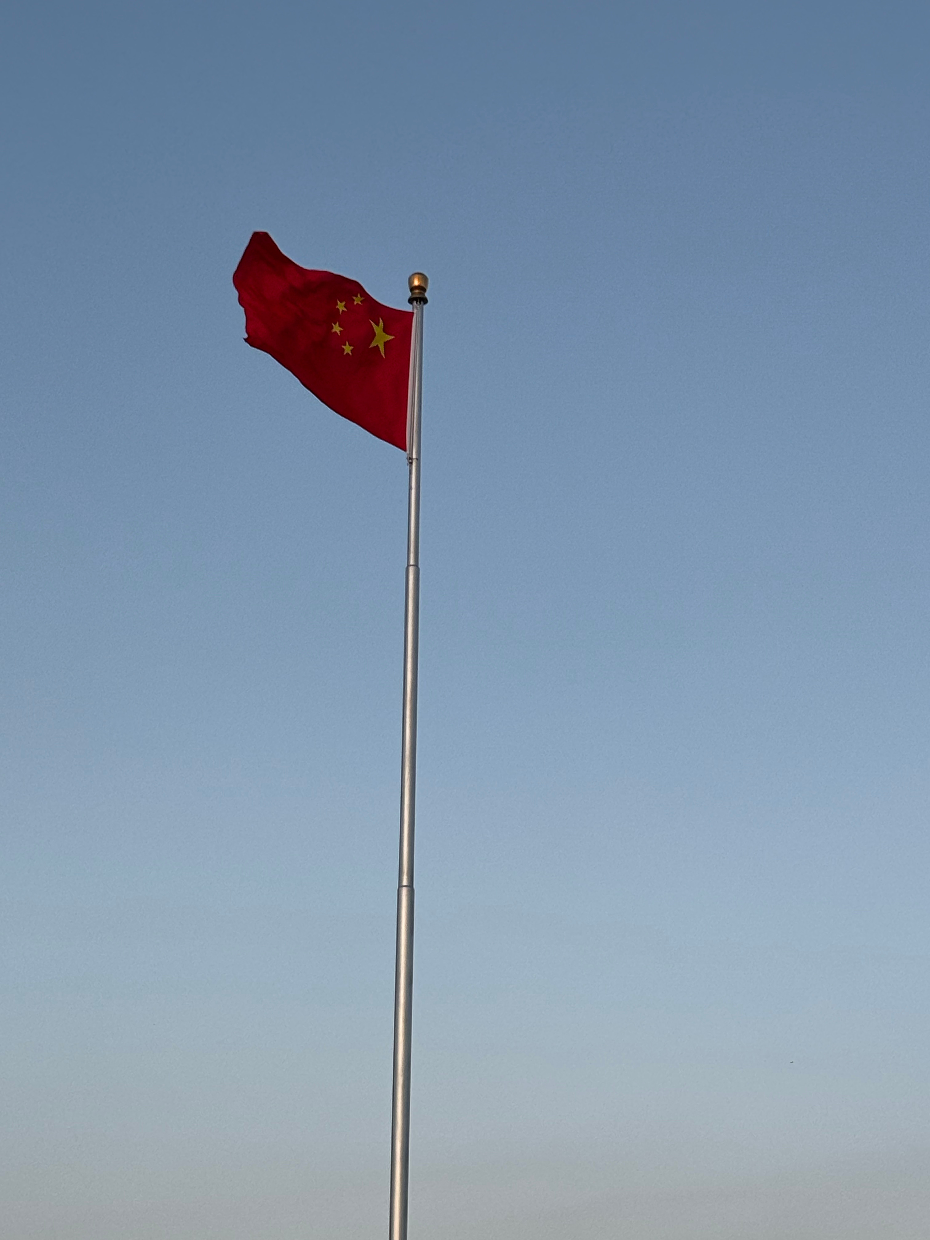 每日一善 仁者是充满慈爱之心，满怀爱意的人 ； 仁者是具有大智慧，人格魅力，善良