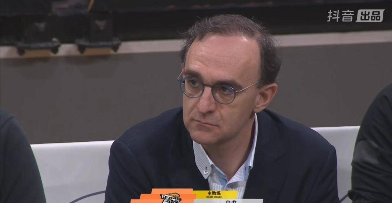 CBA排名又乱了！广东正式排第五辽宁冲八难又一队提前出局！

辽粤两支传统强队同