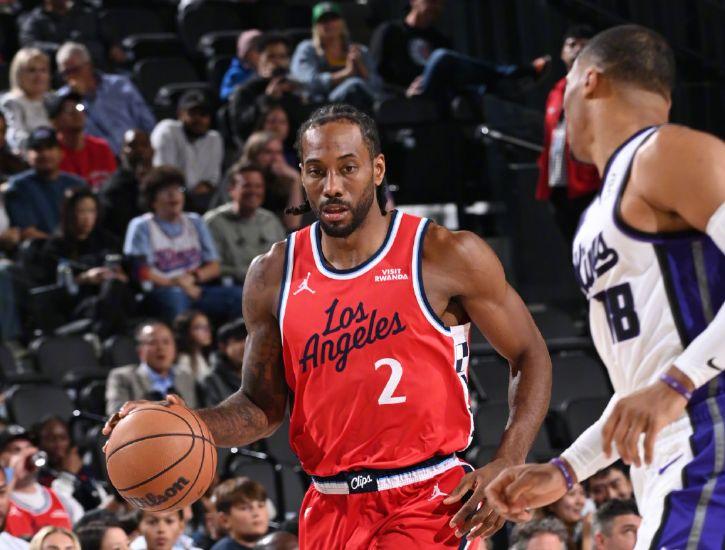 其实绝大部分球迷更喜欢看那些下狗逆袭或者一步一步艰难夺冠的戏码

球迷其实不太喜