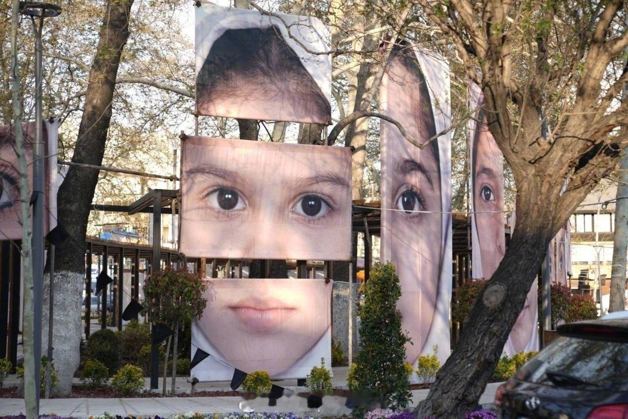 美以伊冲突 德黑兰塔吉里什广场举办“米纳布之眼”展览，以纪念在伊朗南部城市米纳布