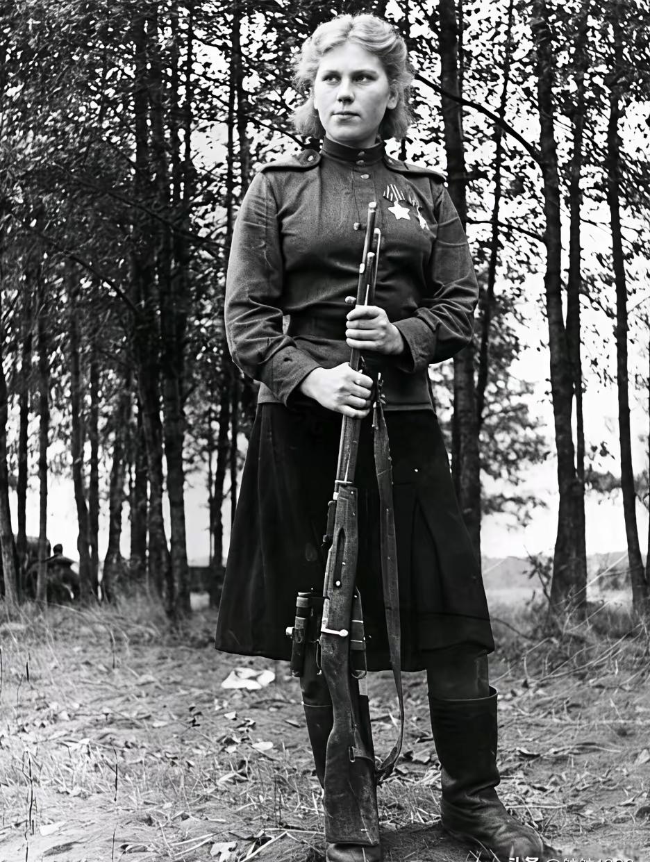 罗扎·莎妮娜，那可是苏联战场上的传奇女狙击手。她用手中的枪创造了无数惊人战绩，至