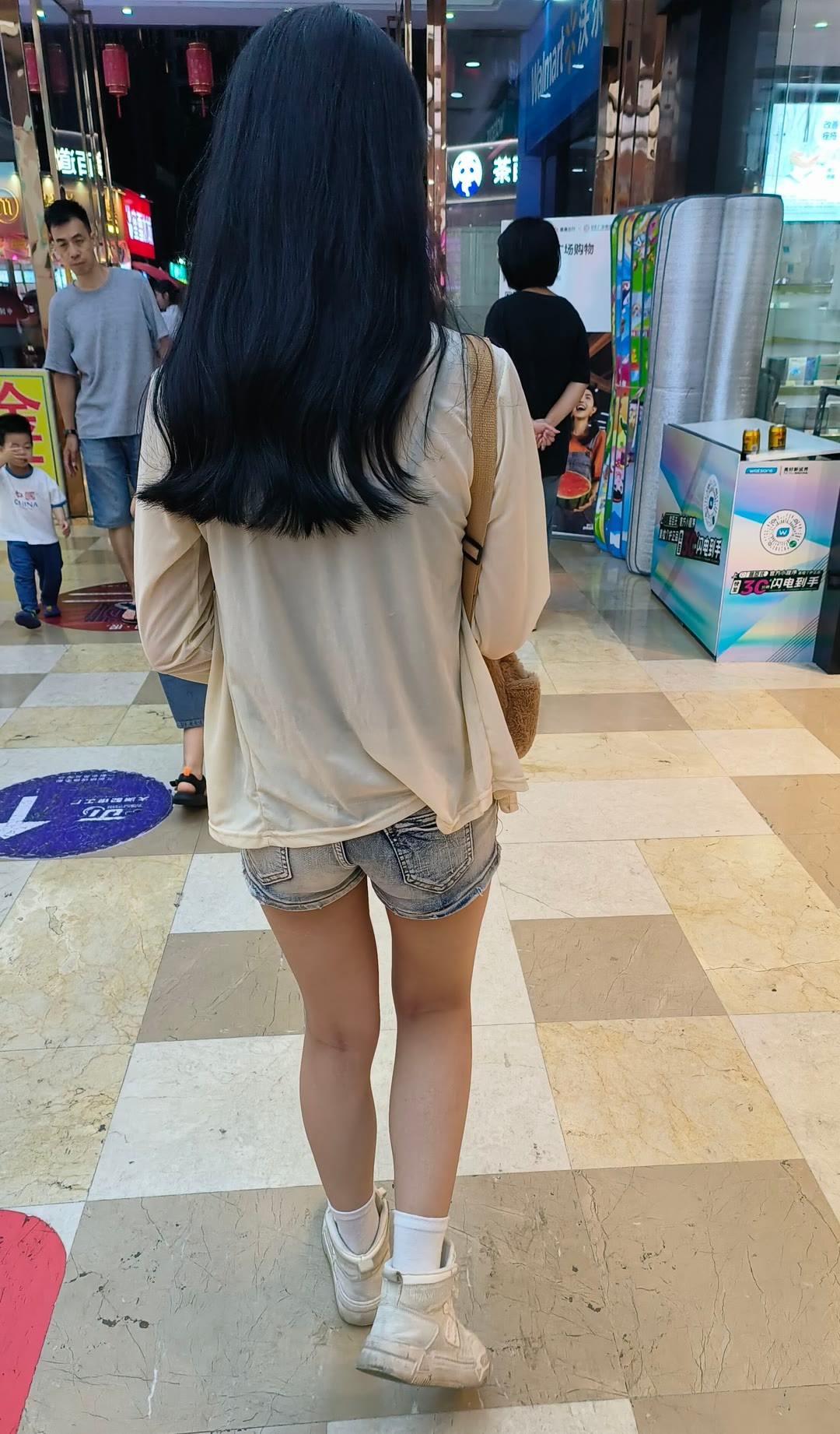大长腿小姐姐 