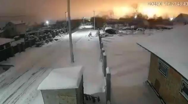 拳头大就好使？俄军一发“榛树”下去，特朗普立刻放人！
当地时间9日，俄外交部发言