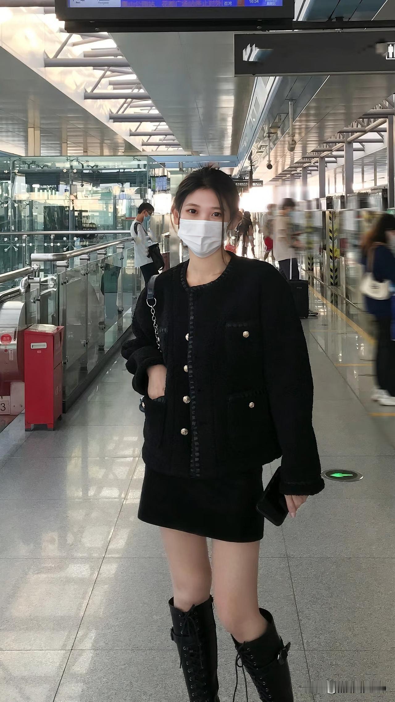 霸都“变脸”，通勤人陷入“四季迷宫”

宝子们，这霸都的天气天天“变脸”，简直是