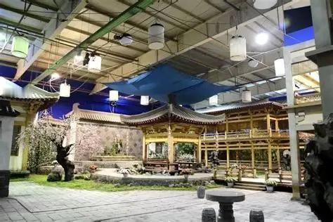 横店迎来三十年来最惨烈的一次断臂求生.
10月23日，横店影视城公布了一条消息，