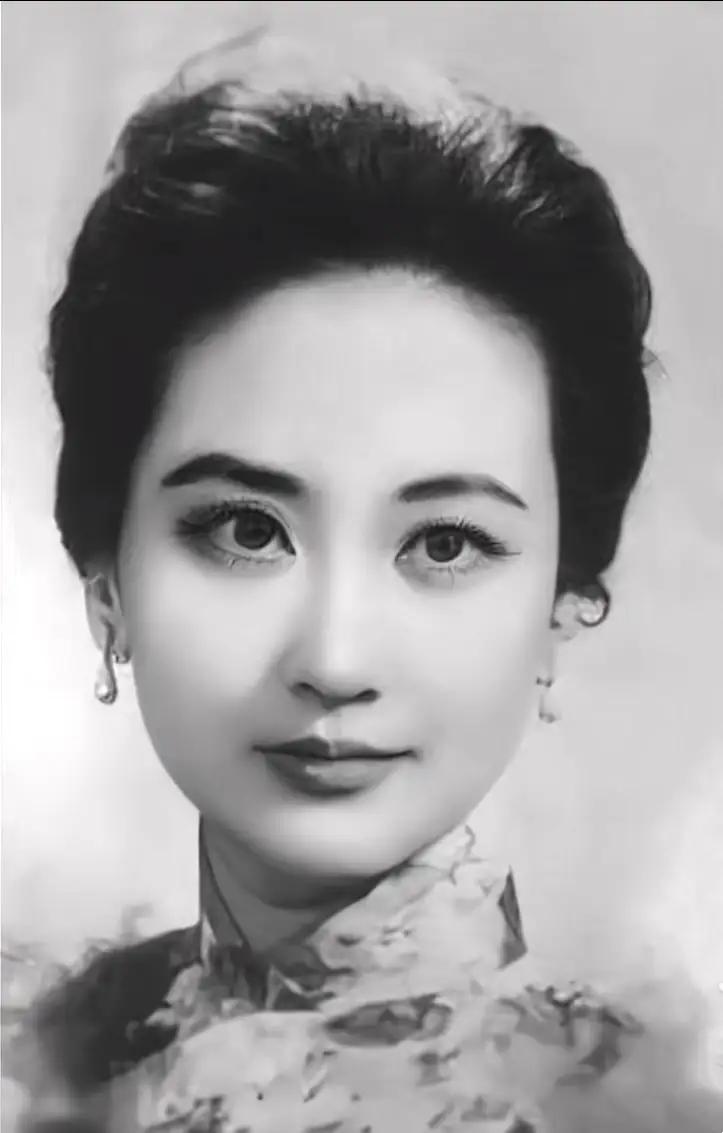 1950年，孙立人和秘书黄正就快要捅破那层窗户纸，抱得美人归了，但蒋经国知道后竟