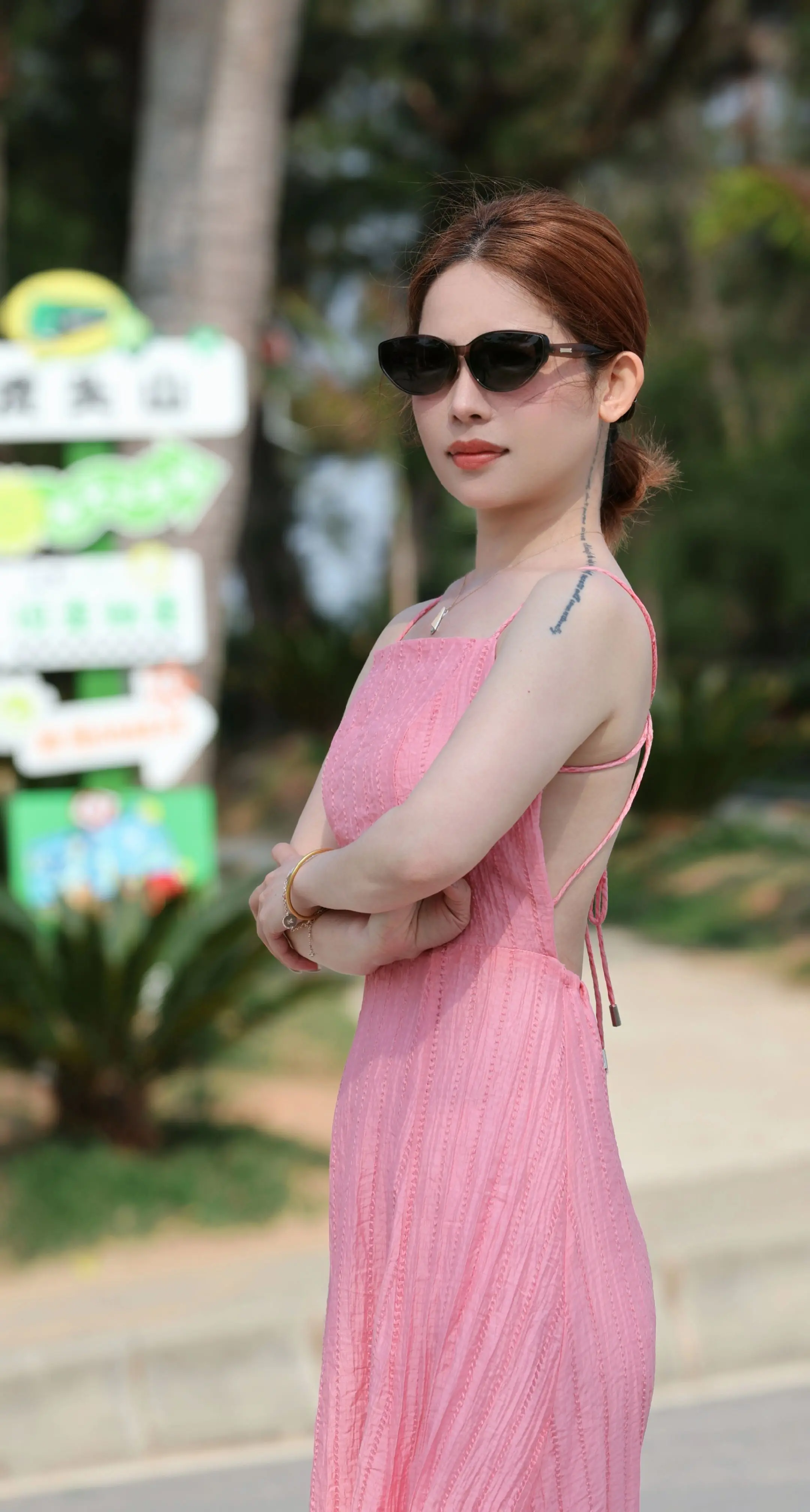 超出片的度假风穿搭 舞蹈美女模特 时尚拍摄 穿美裙赴夏日之约