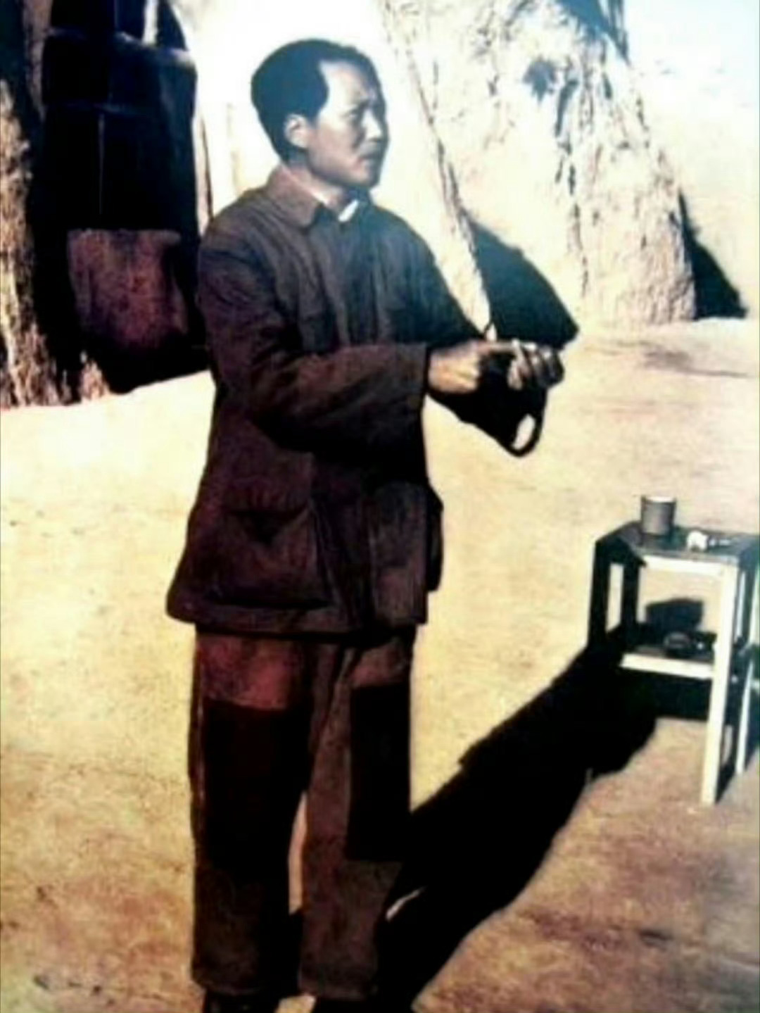 教师节“我历来是当教员的，现在还是当教员。其他的一概辞去。”教员，节日快乐！[老