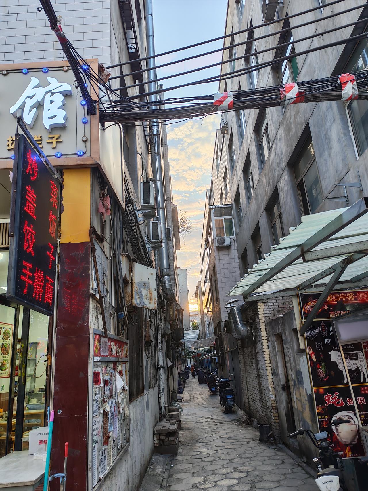 随手拍，分享图片城中村许西村的小街小巷。