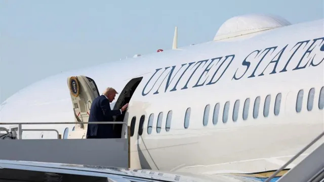 【专机刚起飞就出事，特朗普脸色很难看：美最大的麻烦，从来不是中国】特朗普一会扬言