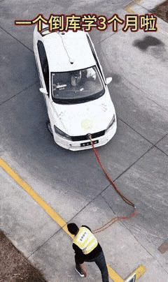 教练这一天下来可不轻松，比跳广场舞都累～