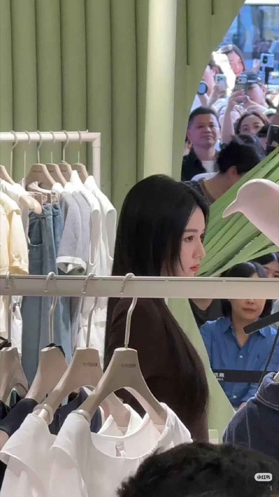 公主切黑长直也子女神你随便美！！周也公主切黑长直造型