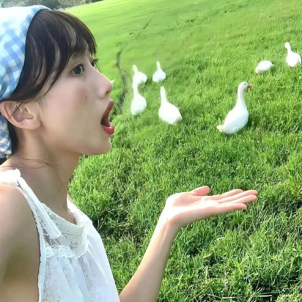 WeChat  ins小众女头｜氛围感女生头像𝐒𝐇𝐀𝐑𝐄🌿 