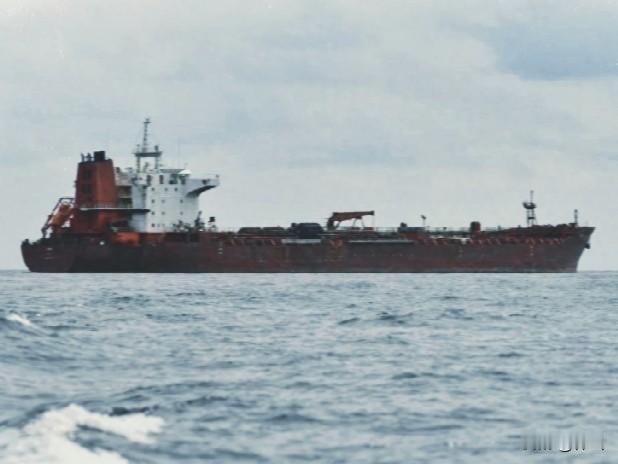 英国BBC报道称:俄罗斯影子船队在与中国和印度进行石油买卖中，实现了11笔交易，