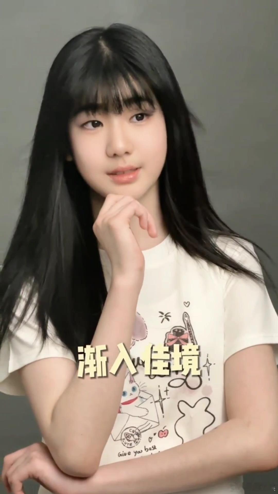 左小青女儿14岁近照左小青带女儿体验演艺工作 长得不像妈 ​​​
