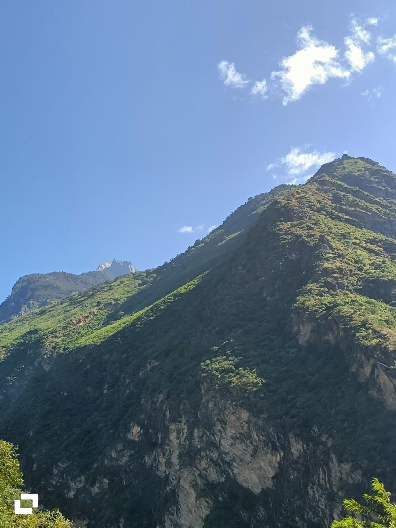 退休老俩口自驾云南，亲近玉龙雪山