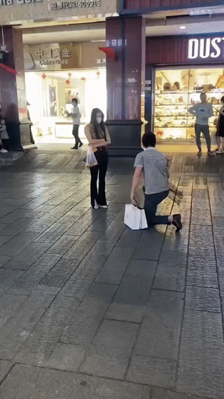 女人如果不喜欢你，男人再怎么努力都没用！
现在这个社会，大家都是见过世面的人。