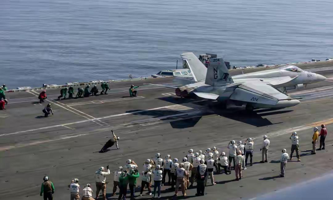 航母与导弹展示中的美伊默契：各自对国内讲好“谈判故事”