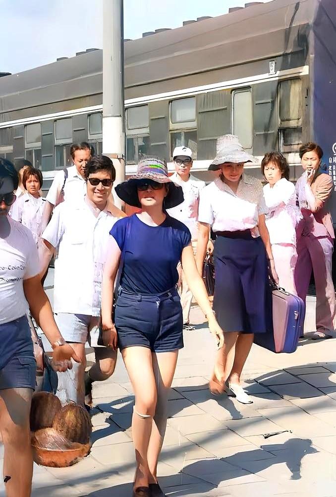 刘晓庆老师，又演少女了。

1995年，她43岁演14岁的武则天，那是经典。20