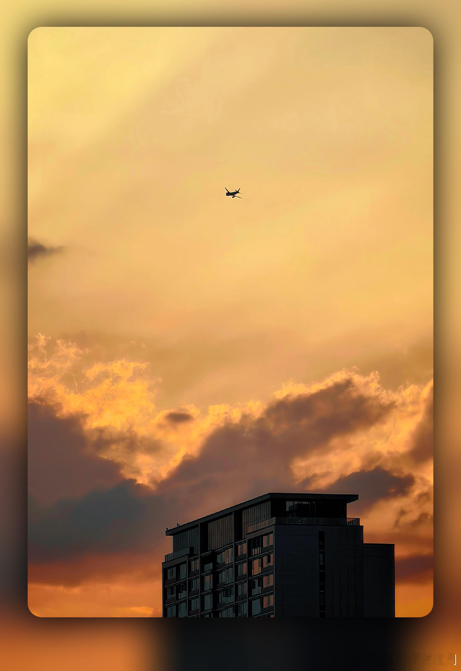 台风来之前看到了超美的落日🌇📱iPhone17 Pro Max巴威减弱至台风