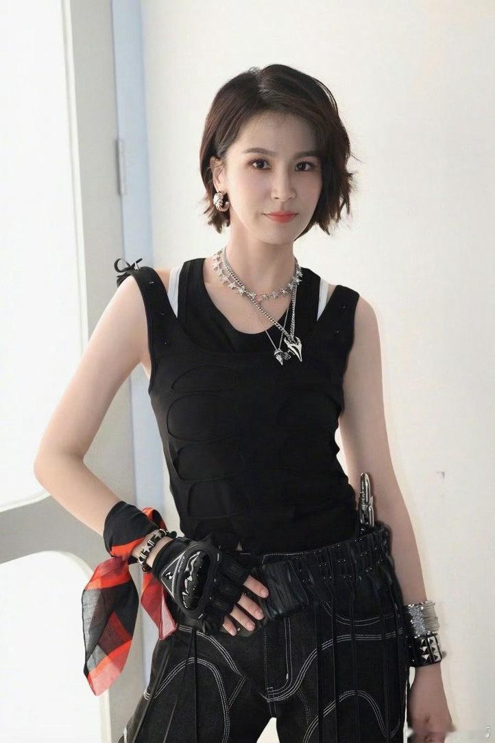 曾沛慈王濛半夜抢被子淡淡姐讲濛主和沛慈晚上抢被子的这段太好笑了！这片段为啥不播俺