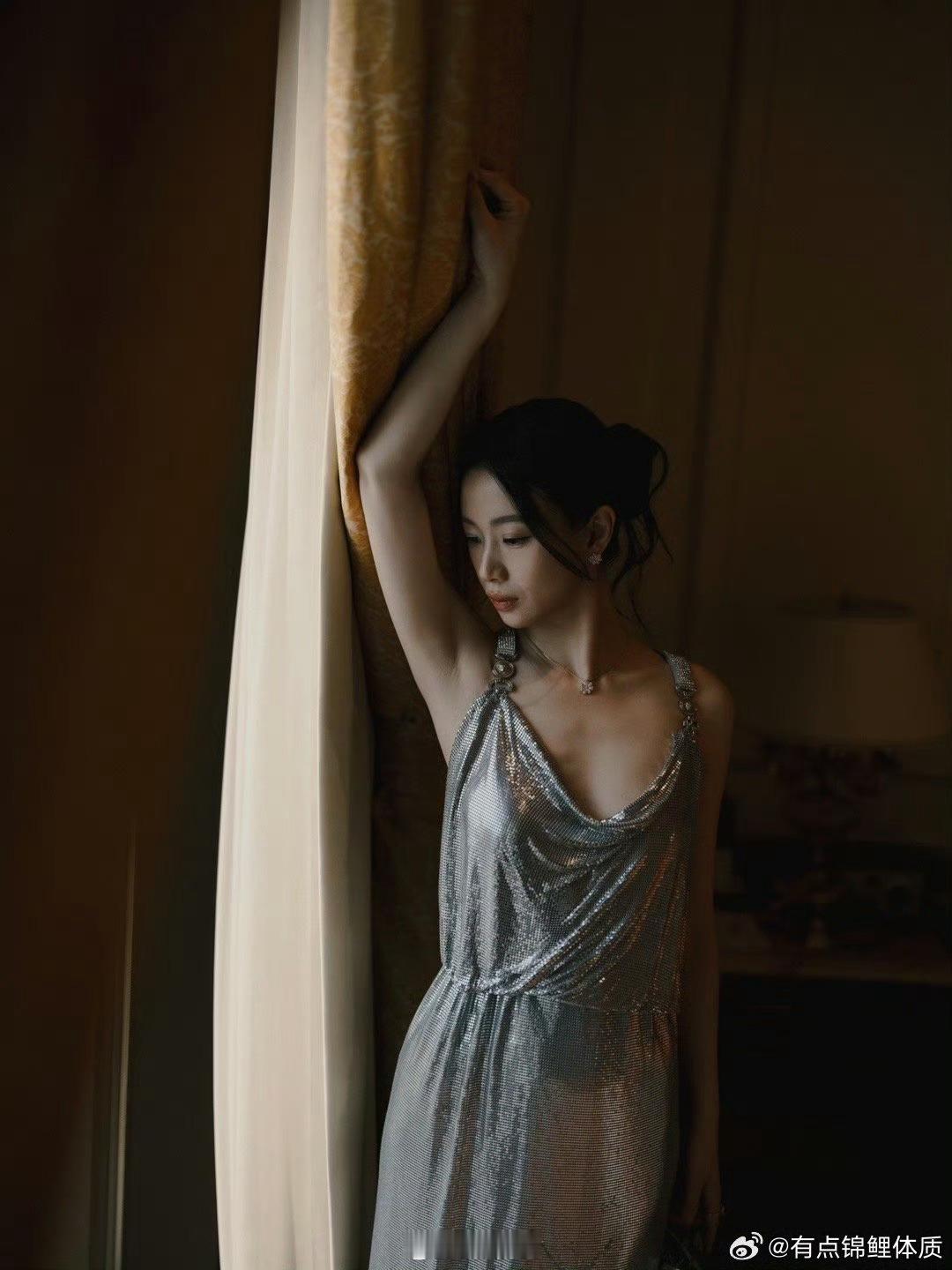 李梦墨雨云间获奖哽咽感谢于正 恭喜李梦凭《墨雨云间》婉宁公主获最佳女配角！她感谢