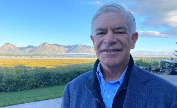 全球央行年会上，美联储哈克希望在9月份维持利率不变。这位费城联储行长在描述央行压