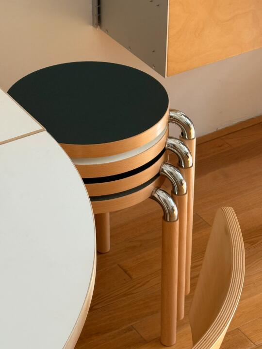 一次性搞个5个颜色的凳面，你们自己选