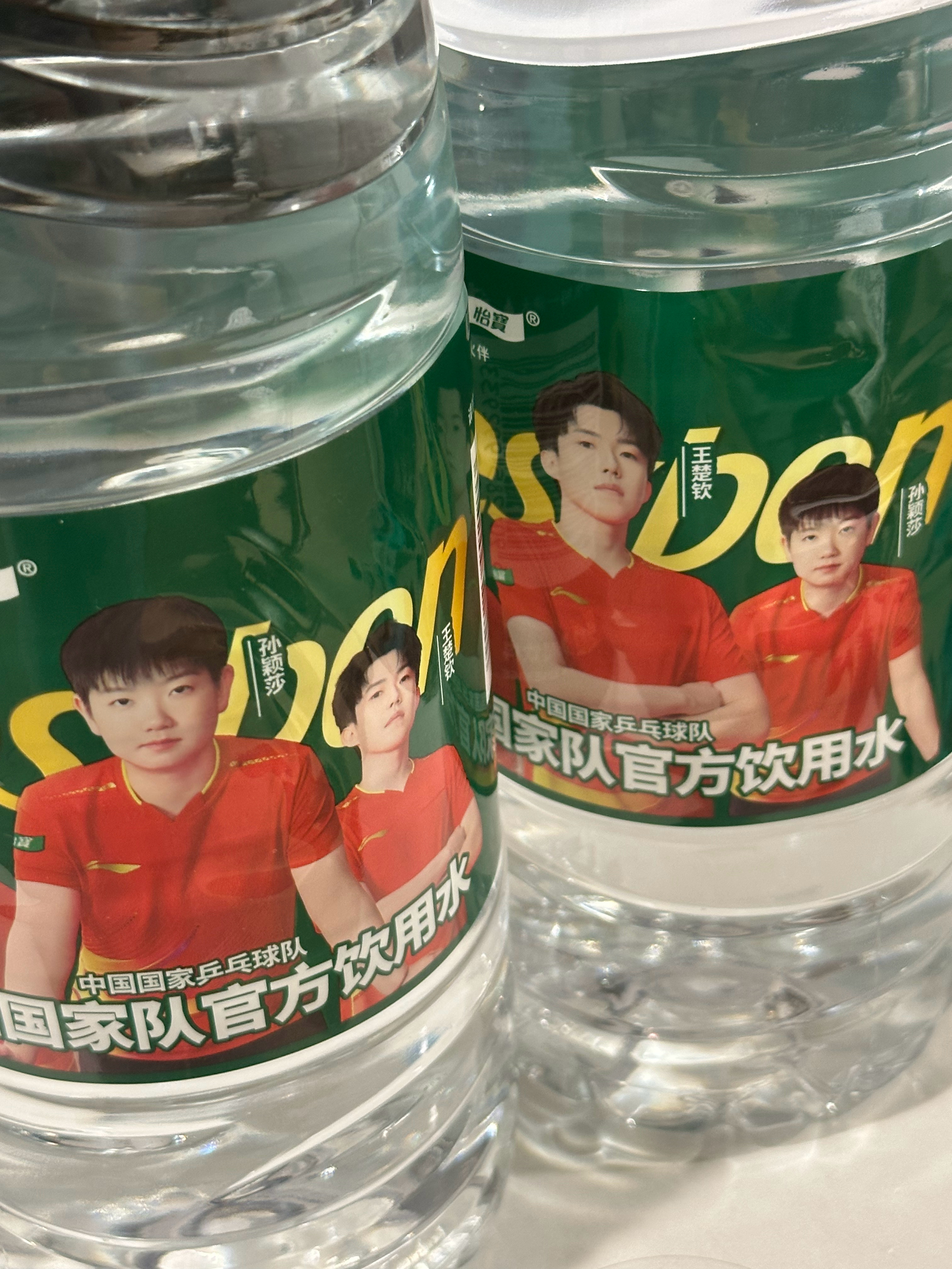不知道怎么了 就是路过贩售机 然后就带了4L水回家了。 