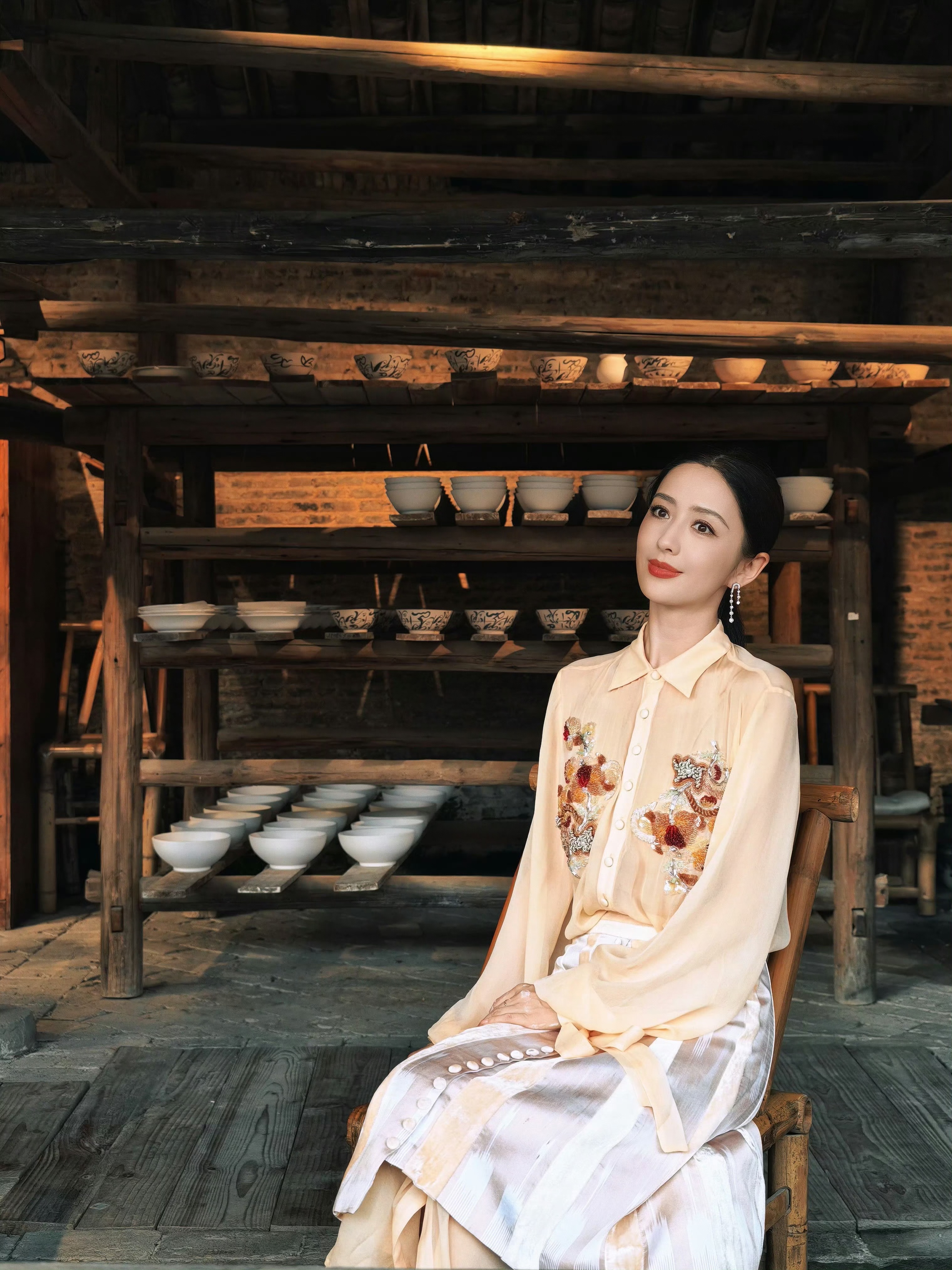 佟丽娅这婚离了等于没离哈哈这没办法呀 