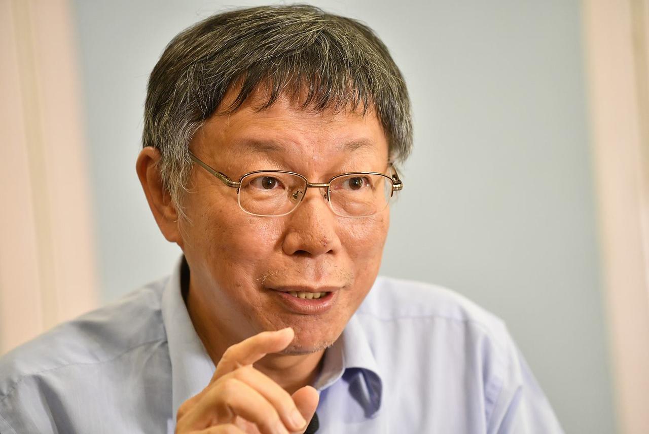 台湾政坛这几天，简直比连续剧还精彩，一桩接一桩，没一个省油的灯。
咱们一件件说。