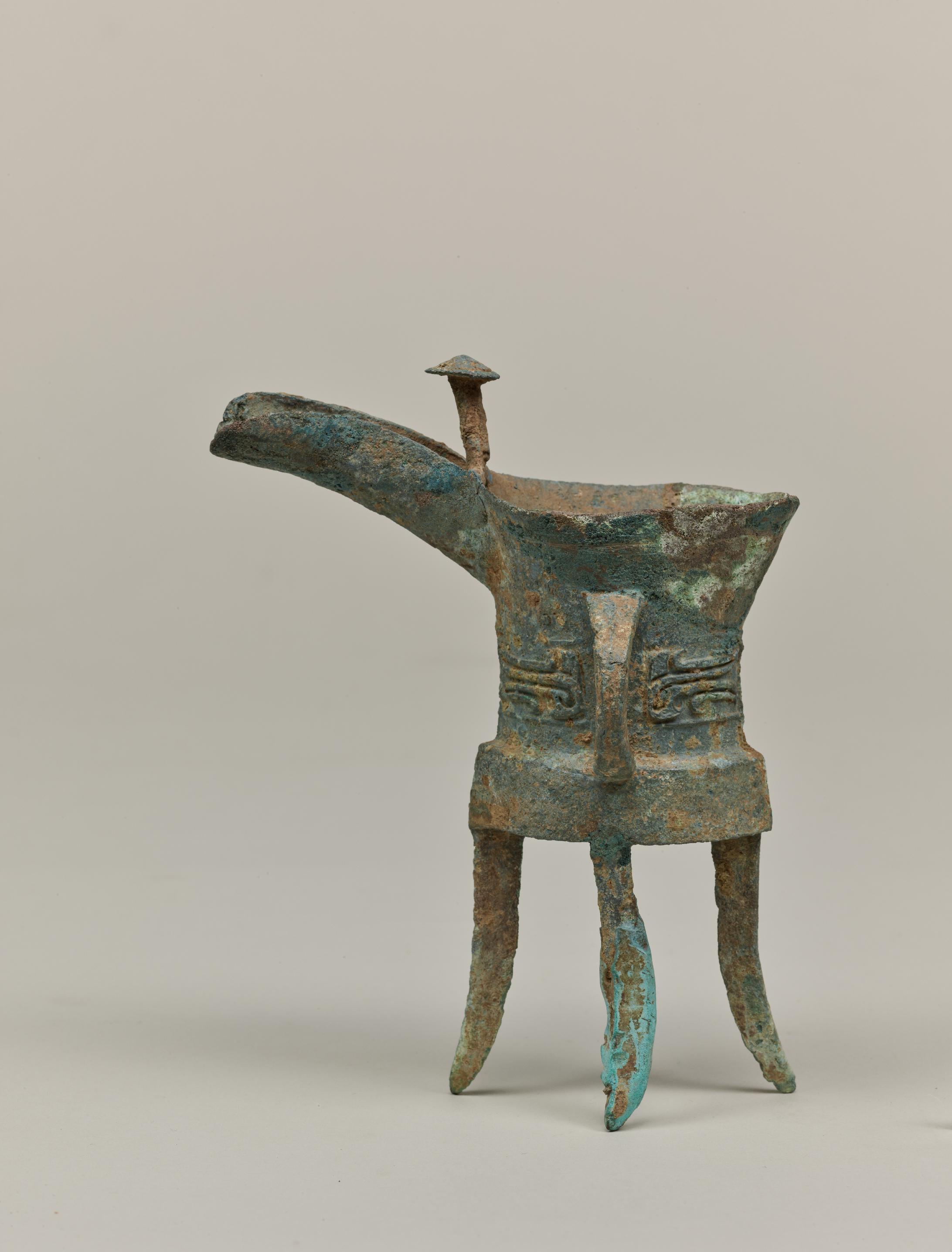 每天一件青铜器 日本东京国立博物馆藏商早期:兽面纹单柱爵, 高16.2cm. 粗