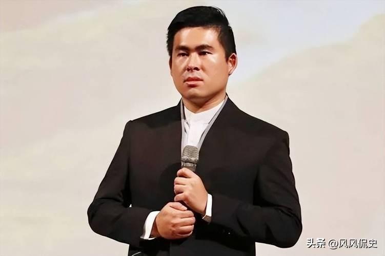 台湾统派青年王炳忠升级当爹，难掩喜悦。恭喜恭喜！
​4月1日，王炳忠通过社交平台