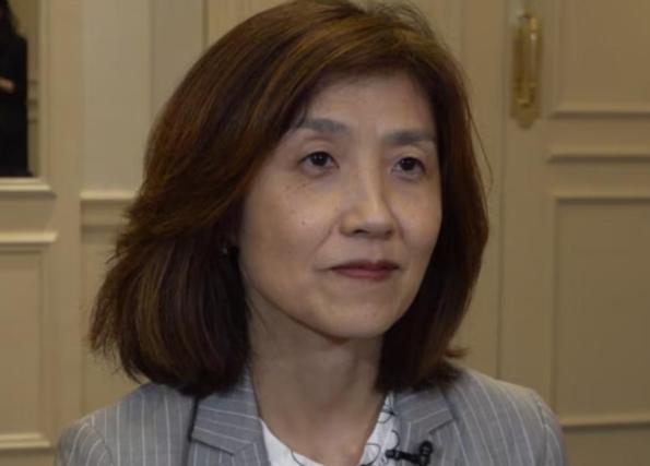 日本内阁广报官小林麻纪11月22日在南非G20峰会期间，对着美媒镜头言之凿凿，说