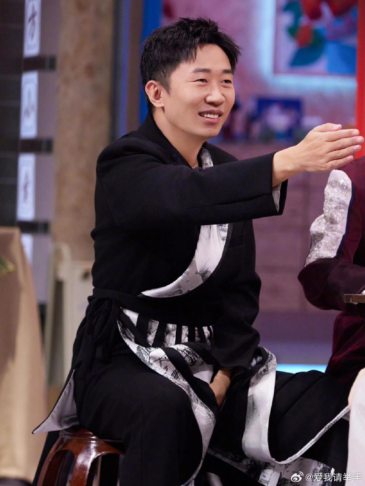 陈卓璇演唱会嘉宾杨坤杨迪 不敢想象陈卓璇贵阳演唱会的现场会有多震撼，这俩前辈来做