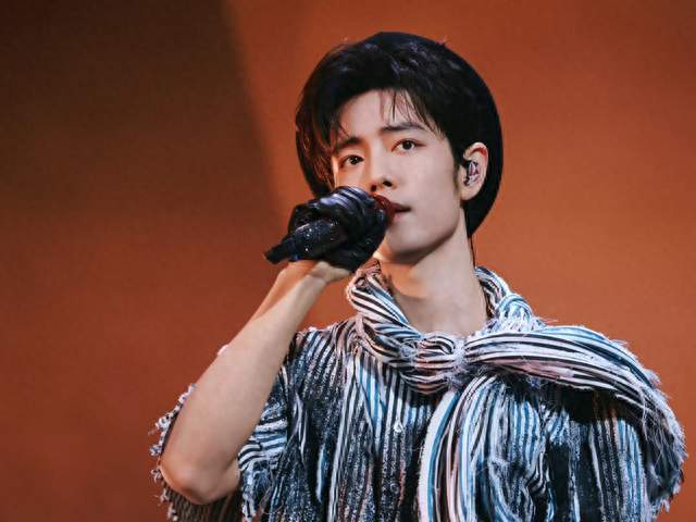 香港老戏骨被肖战演唱会圈粉！还力邀肖战赴澳门开演，将抢票参与