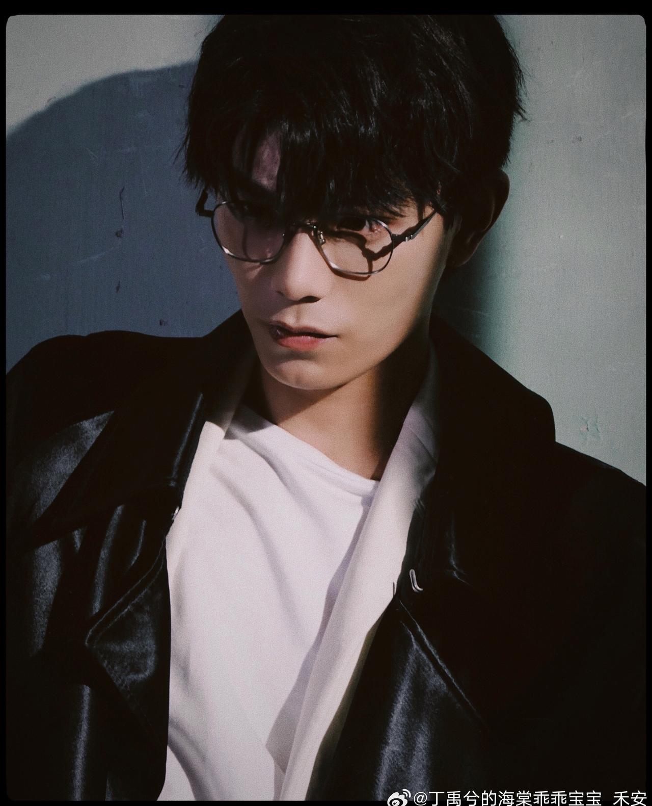 ｜丁禹兮陈伦

微表情掌控者驾到🎯@丁禹兮✨ 陈伦推眼镜的冷笑🎃用细节撕裂反