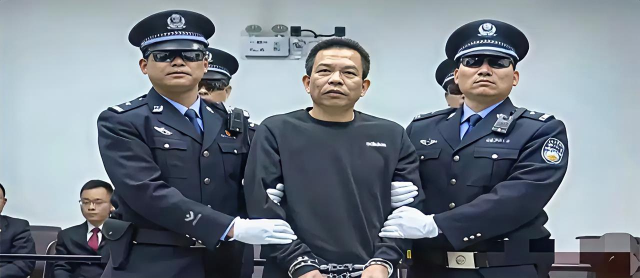 他曾是“中国制毒第一村”——位于广东陆丰甲西镇博社村支部书记、汕尾人大代表，他曾