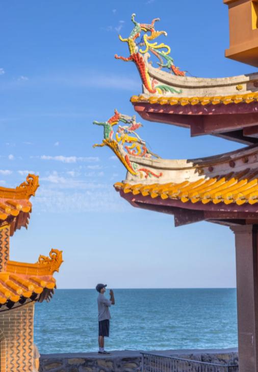 废墟上的足球赛：只要球在滚，希望就不停
亲爱的朋友们大家好，我是海林小百科，今天