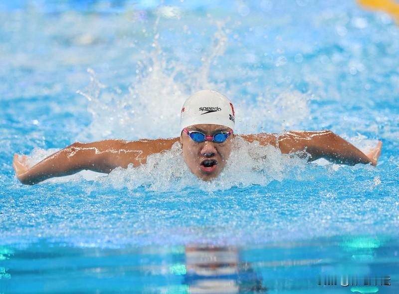 🎉🎉张展硕，中国游泳超级新星💪💪👏👏

在第十五届全运会上，18岁的