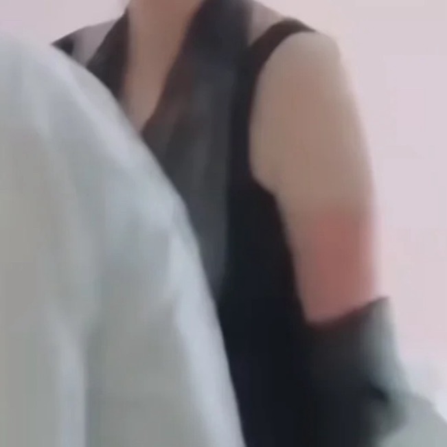 毛阿敏这是晒伤了嘛她真的不是狼人 开车七个小时加晒伤 ​​​
